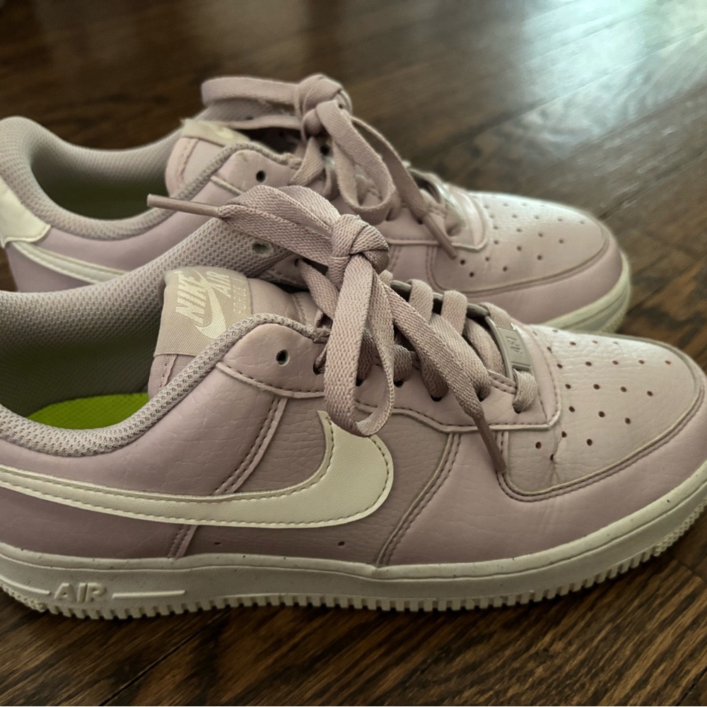 Nike women’s size 7.5 Air Force 1 platinum violet